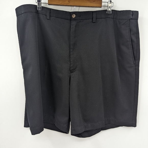 Men's HAGGAR Flat Front Shorts - Picture 1 of 4